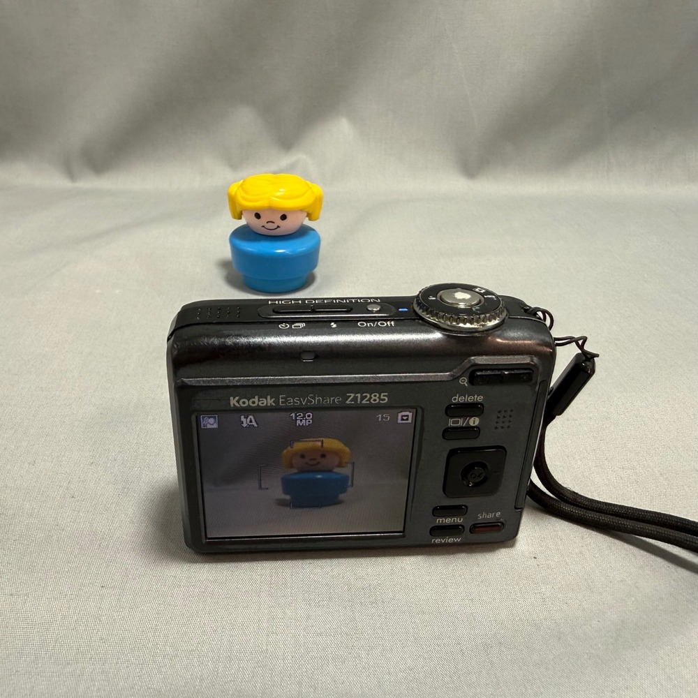 Kodak EasyShare Z1285 Digital Camera 12MP CCD 5X Optical Zoom HD Video Digicam